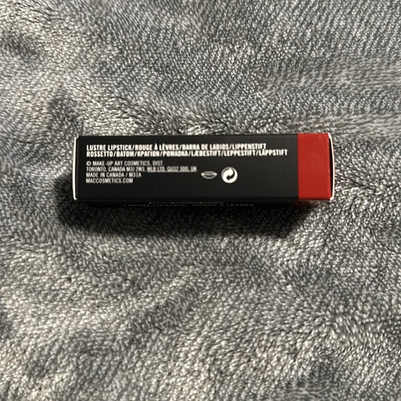 MAC LUSTREGLASS SHEER-SHINE LIPSTICK, Lady Bug, NIB - Picture 5 of 5